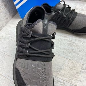 adidas tubular radial j